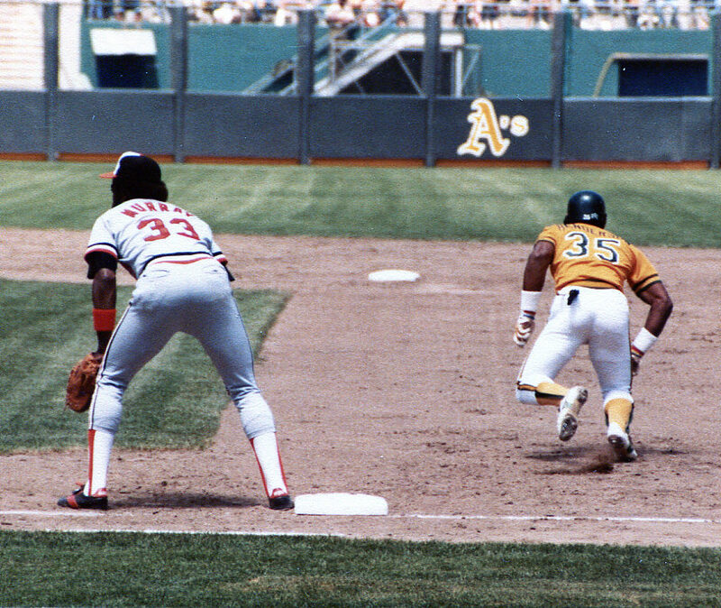 4 Keys To Stealing Bases Like Ricky Henderson